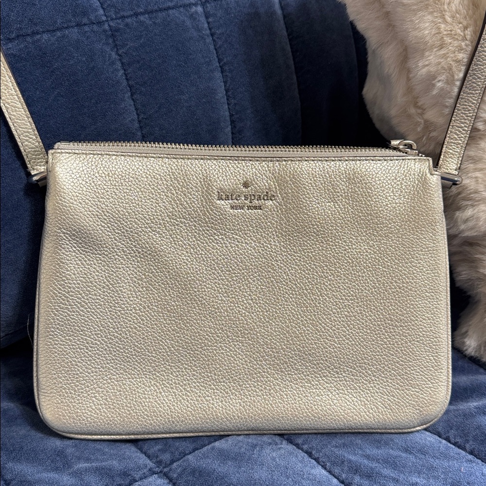 Kate Spade Metallic Shoulder Bag. Could be used casual and or classy! Never used